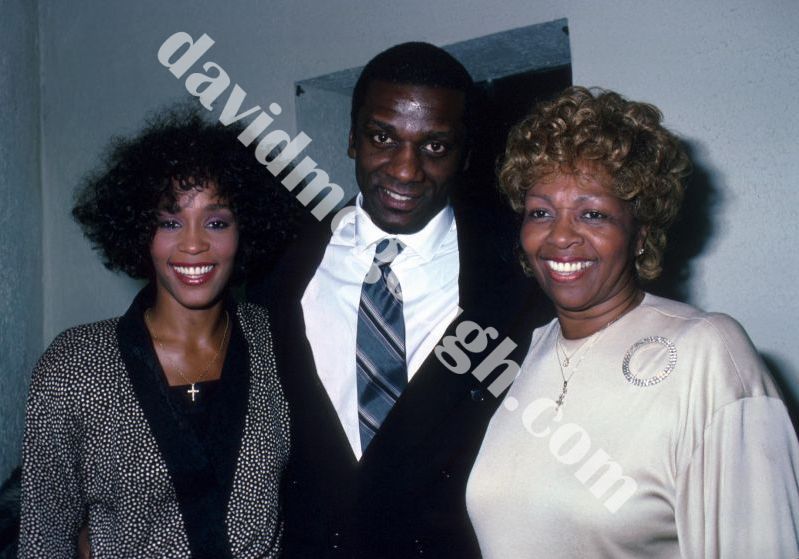 Whitney Houston with brother and mom, Cissy 1988, NY.jpg